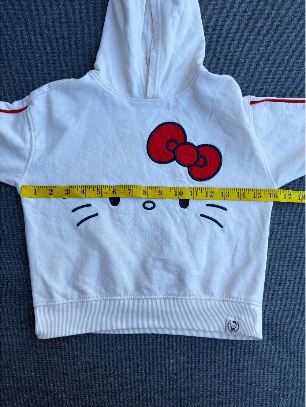 Hello Kitty Kids XS (4-5) White Pullover Hoodie Graphic Sweatshirt - Picture 5 of 7